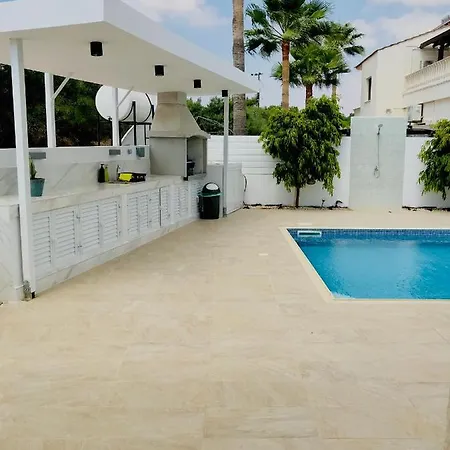 Aphrodite Nissi Villa
