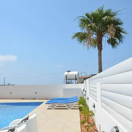 Aphrodite Nissi Villa *